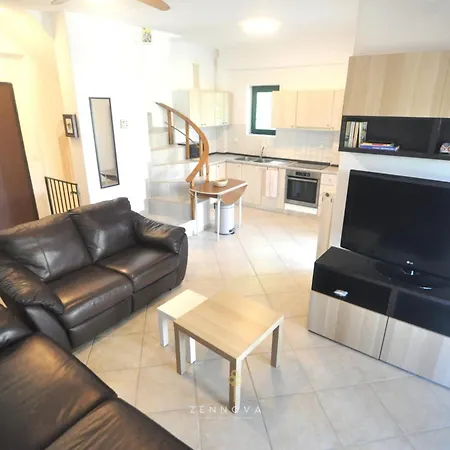 Zennova #64 Casa Elias *